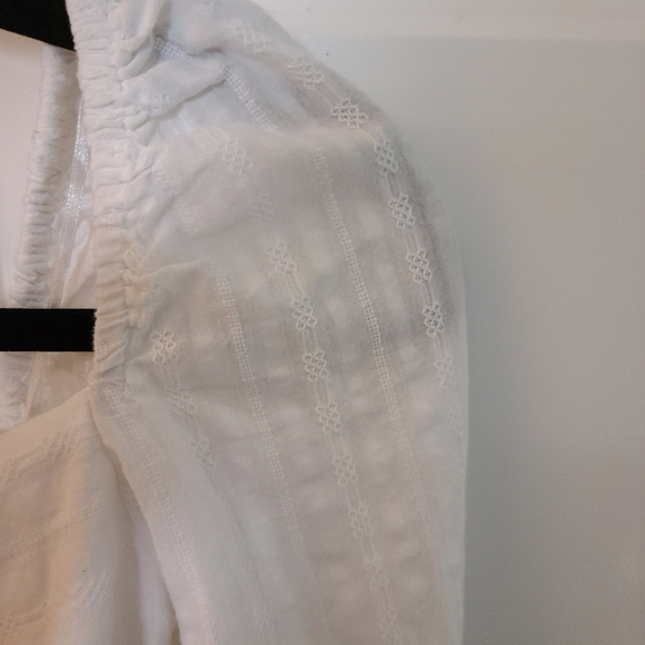 Clothes - Picture 9 of 15